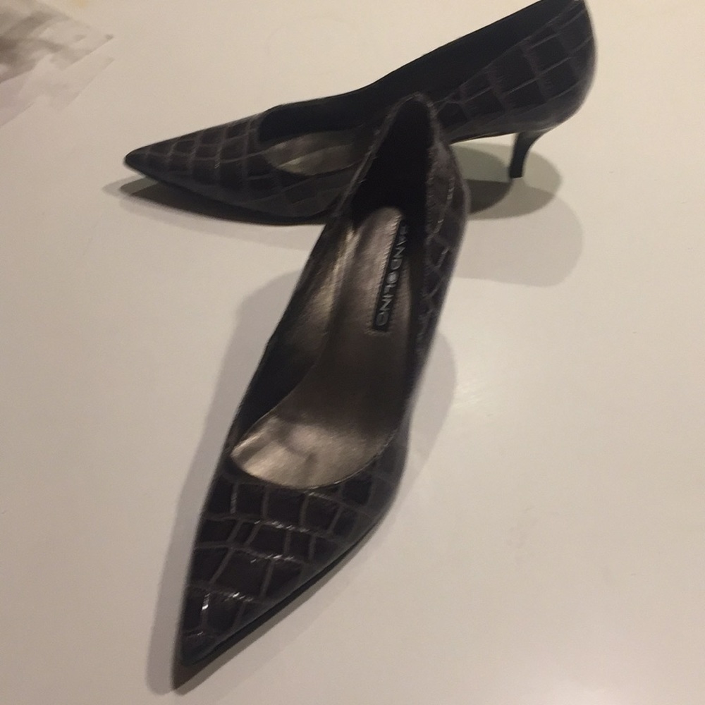 Bandolino Grey Alligator Pumps